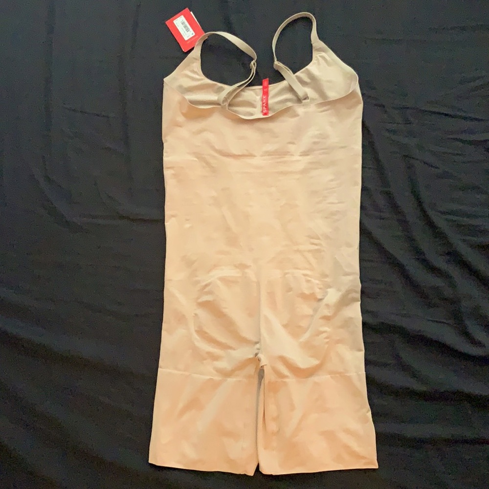 NWT Spanx OnCore Mid-Thigh Bodysuit